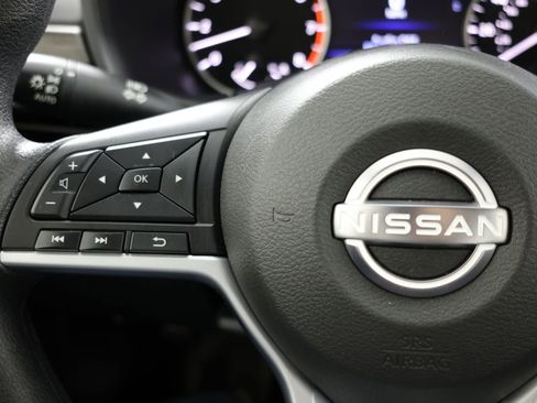 Used 2025 Nissan Altima 2.5 SV FWD image 24