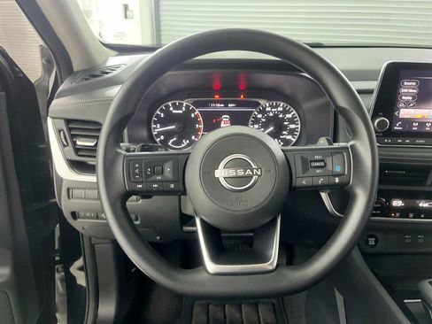 Used 2024 Nissan Rogue SV FWD image 17