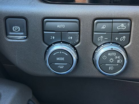 New 2026 GMC Sierra 1500 SLT w/ SLT Premium Package image 31