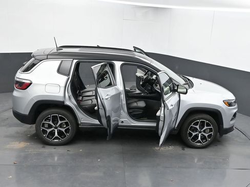 Used 2025 Jeep Compass Limited AWD/4WD image 69