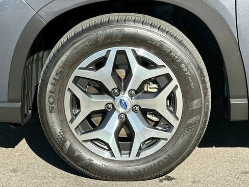 Used 2022 Subaru Forester Premium image 34