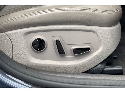 Used 2015 Hyundai Genesis 3.8 w/ Option Group 03 image 22