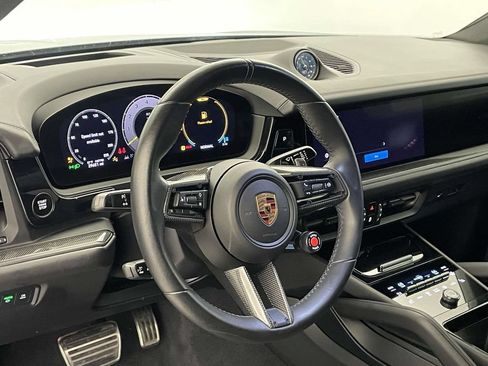 Certified 2024 Porsche Cayenne Turbo GT AWD/4WD image 4
