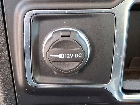 Used 2021 Jeep Gladiator Sport image 25