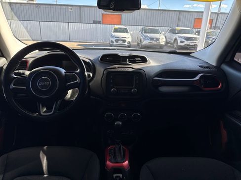 Used 2017 Jeep Renegade Trailhawk w/ Popular Equipment Group AWD/4WD image 12
