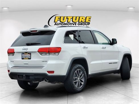 Used 2018 Jeep Grand Cherokee Limited w/ Trailer Tow Group IV image 4