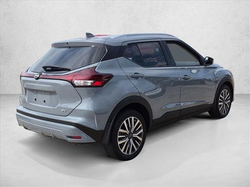 Used 2024 Nissan Kicks SV FWD image 5
