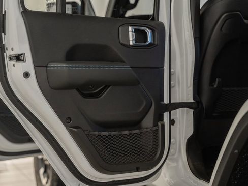 New 2025 Jeep Wrangler Unlimited Rubicon 4xe image 36