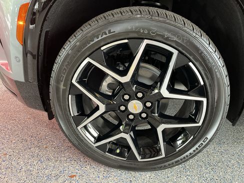 New 2026 Chevrolet Traverse High Country w/ LPO, Floor Liner Package FWD image 36