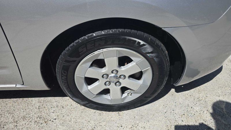 Used 2007 Toyota Prius FWD image 12