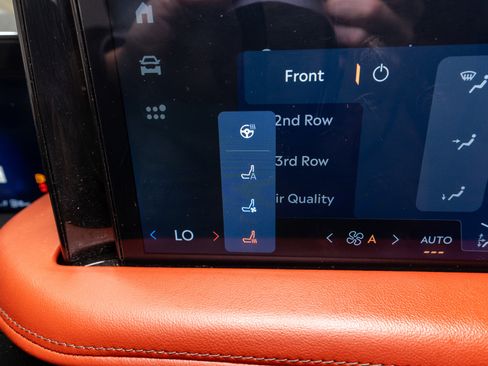Used 2025 Lincoln Aviator Reserve w/ Equipment Group 201A AWD/4WD image 22