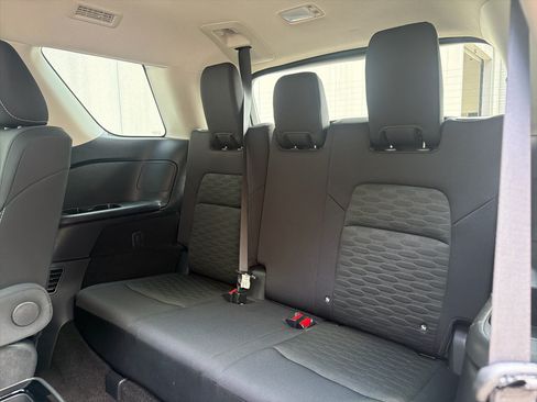 Used 2023 Nissan Pathfinder SV w/ SV Premium Package AWD/4WD image 16