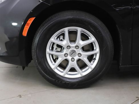 Used 2024 Chrysler Voyager LX image 24