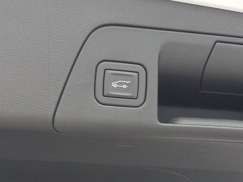 Used 2025 Buick Envision Avenir AWD/4WD image 15