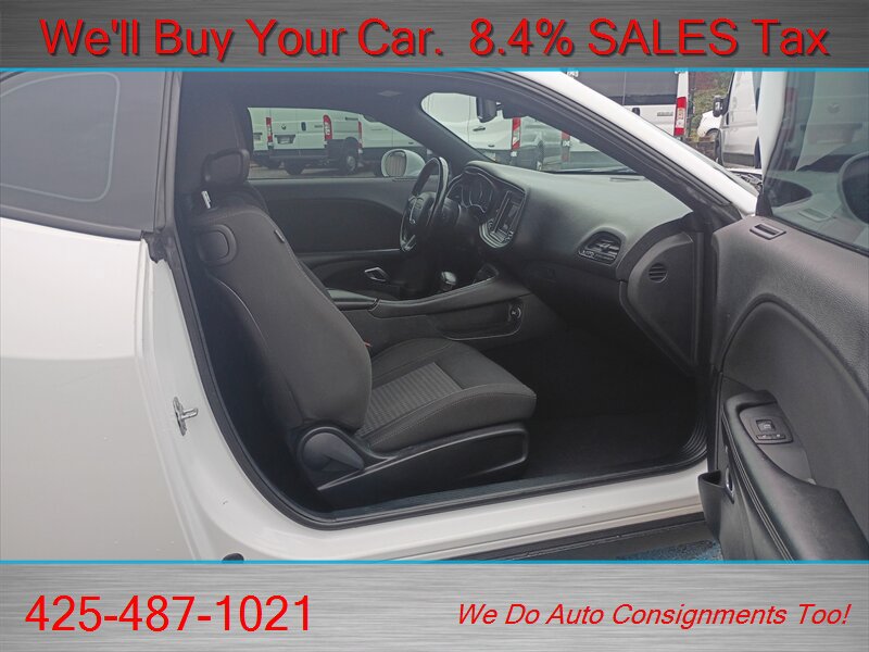 Used 2019 Dodge Challenger SXT RWD image 12