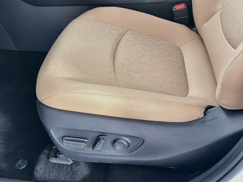Used 2025 Toyota RAV4 XLE AWD/4WD image 23