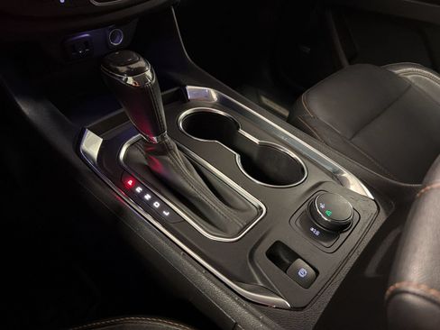 Used 2019 Chevrolet Traverse LT w/ LT Premium Package FWD image 19