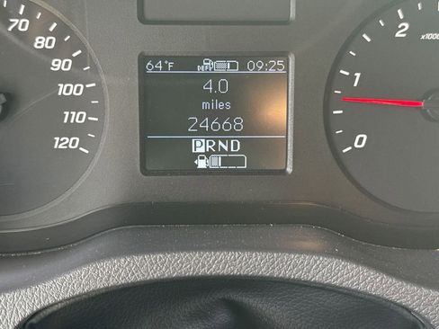 Used 2020 Mercedes-Benz Sprinter 2500 image 16