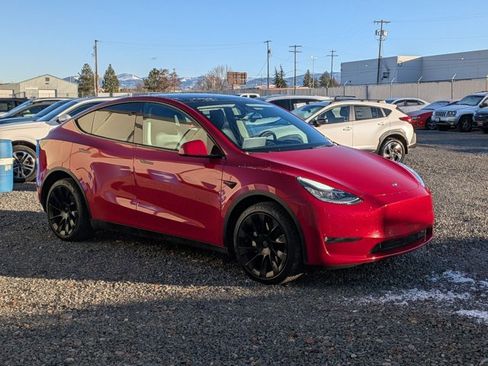 Used 2021 Tesla Model Y Long Range image 3