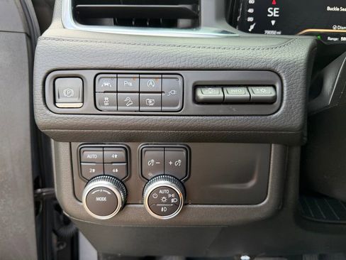 Used 2022 GMC Yukon Denali image 22