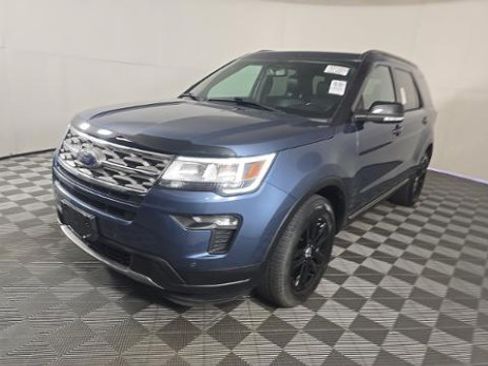 Used 2018 Ford Explorer XLT w/ Equipment Group 202A AWD/4WD image 1