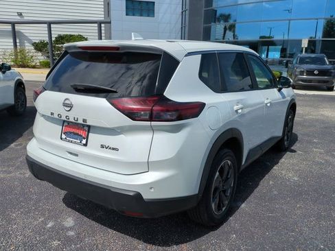 Used 2024 Nissan Rogue SV AWD/4WD image 5