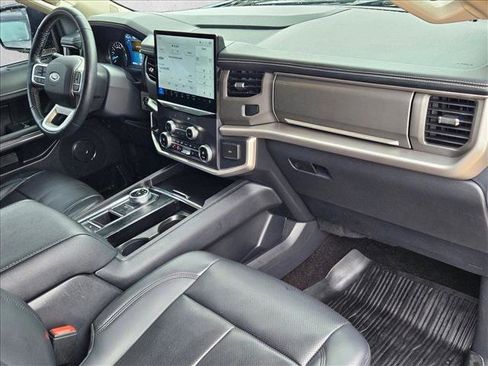 Used 2022 Ford Expedition Max XLT image 23
