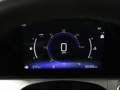 Certified 2024 Chevrolet Trax LT w/ Sunroof Package image 8