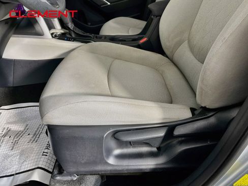 Used 2022 Toyota Corolla Cross L FWD image 26