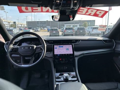 Used 2024 Jeep Grand Cherokee Overland image 36