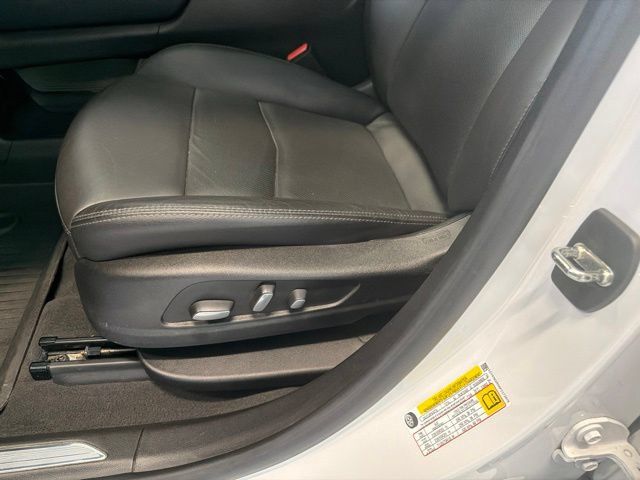 Used 2023 Cadillac XT5 Sportv w/ Technology Package AWD/4WD image 17
