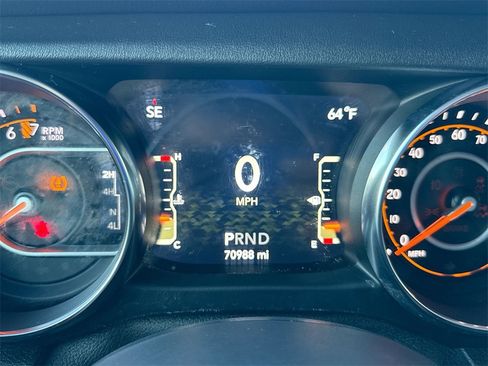 Used 2019 Jeep Wrangler Unlimited Sahara w/ Uconnect 4C Nav & Sound Group image 10