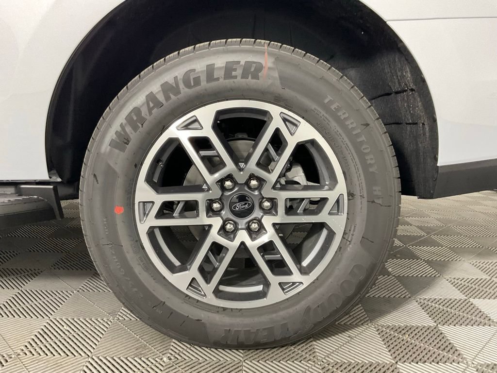New 2026 Ford Expedition Active RWD image 10