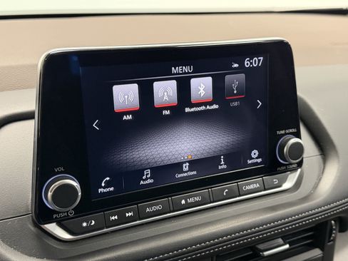 Used 2023 Nissan Rogue SV image 10