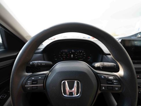 Used 2023 Honda Accord EX image 15