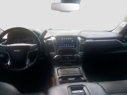 Used 2018 Chevrolet Suburban Premier RWD image 17