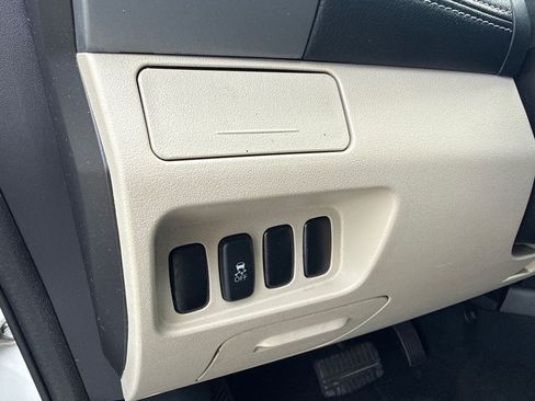 Used 2013 Mitsubishi Outlander SE AWD/4WD image 22