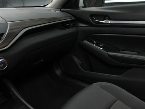Used 2023 Nissan Altima 2.5 SV FWD image 24