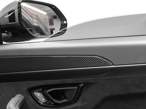 Used 2023 Lamborghini Urus Performante AWD/4WD image 29