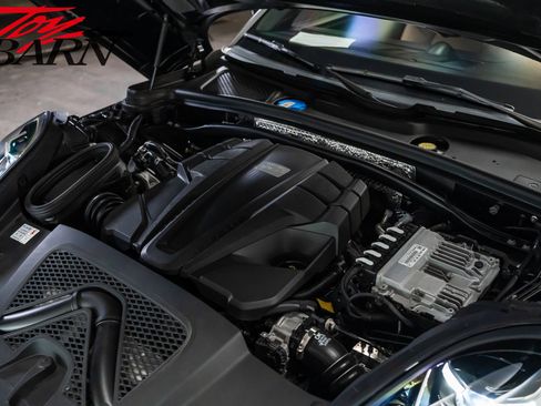 Used 2021 Porsche Macan S image 50