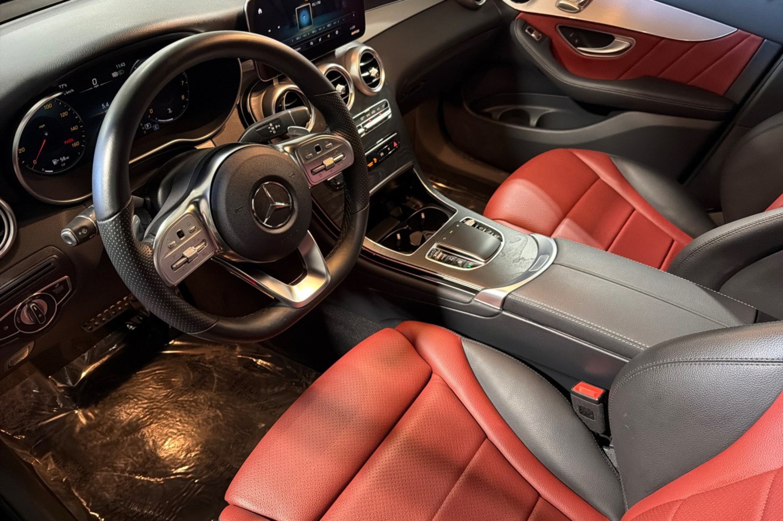 Used 2022 Mercedes-Benz GLC 300 image 9