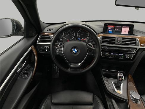 Used 2018 BMW 330i xDrive Sedan image 12