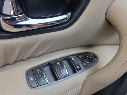 Used 2017 Nissan Armada SL image 25