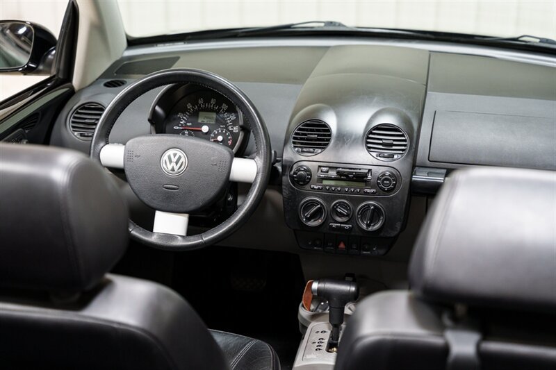 Used 2003 Volkswagen Beetle GLS FWD image 12