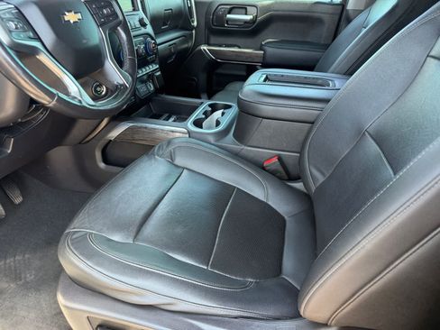 Used 2021 Chevrolet Silverado 1500 LTZ w/ Z71 Off-Road Package AWD/4WD image 15