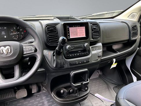 Used 2025 RAM ProMaster 2500 w/ Convenience Group FWD image 6