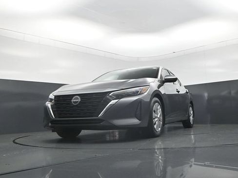 Used 2025 Nissan Sentra S w/ Lighting Package FWD image 31