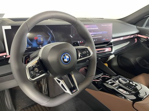Used 2026 BMW 550e xDrive AWD/4WD image 10