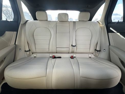 Used 2017 Mercedes-Benz GLC 300 4MATIC image 16