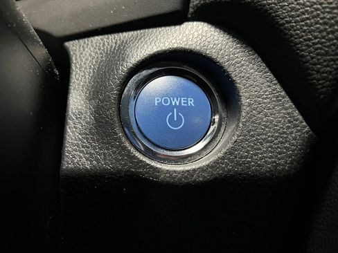 Used 2021 Toyota RAV4 XLE w/ Convenience Package image 12